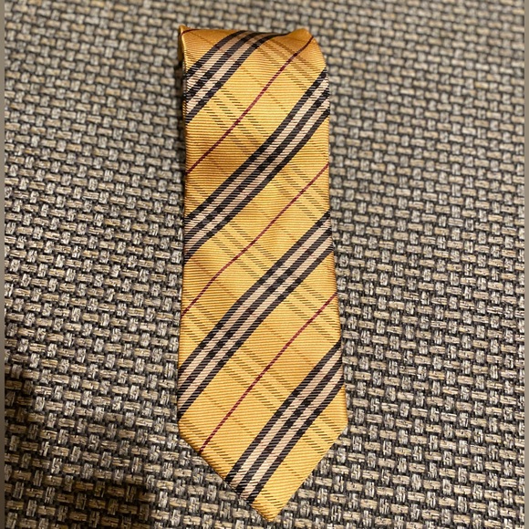 Mens BURBERRY NOVA CHECK 💯% Silk Tie!👔Like NEW🔥Freshly Cleaned🎁Great Gift!🎁 - Picture 6 of 13